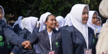 راهبة من جزر الملوك تختار الجامعة العائشية لدراسة الأشعة